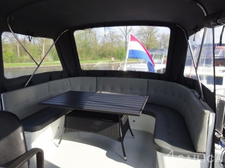 Topline 1500 - Yacht Charter Sailica