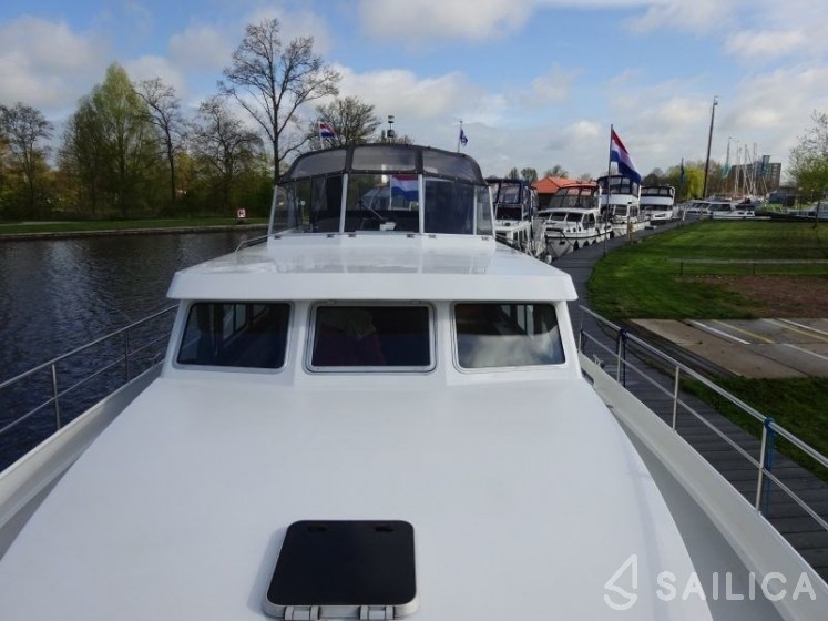 Topline 1500 - Yacht Charter Sailica