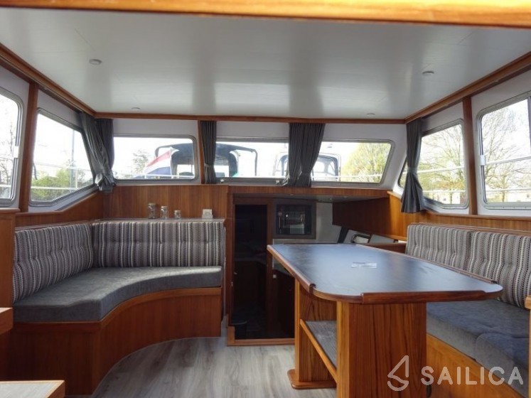 Topline 1500 - Yacht Charter Sailica