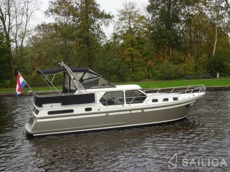 Valkkruiser 1160 - Yacht Charter Sailica