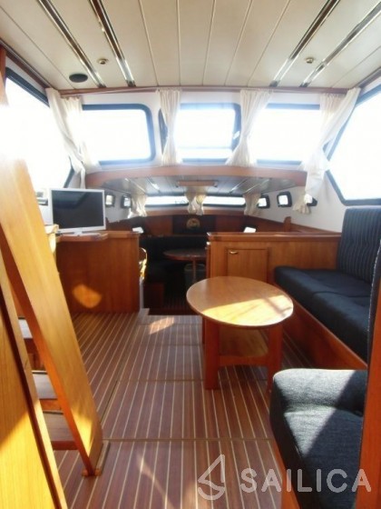 Valkkruiser 1160 - Yacht Charter Sailica