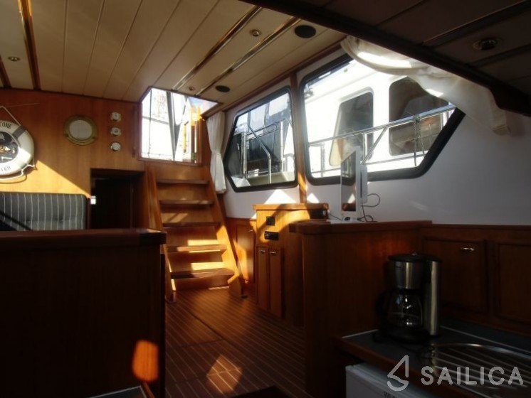 Valkkruiser 1160 - Yacht Charter Sailica