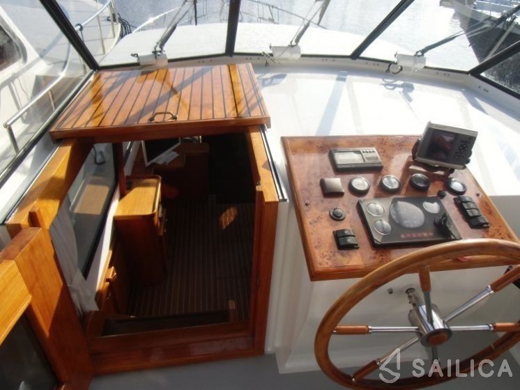 Valkkruiser 1160 - Yacht Charter Sailica