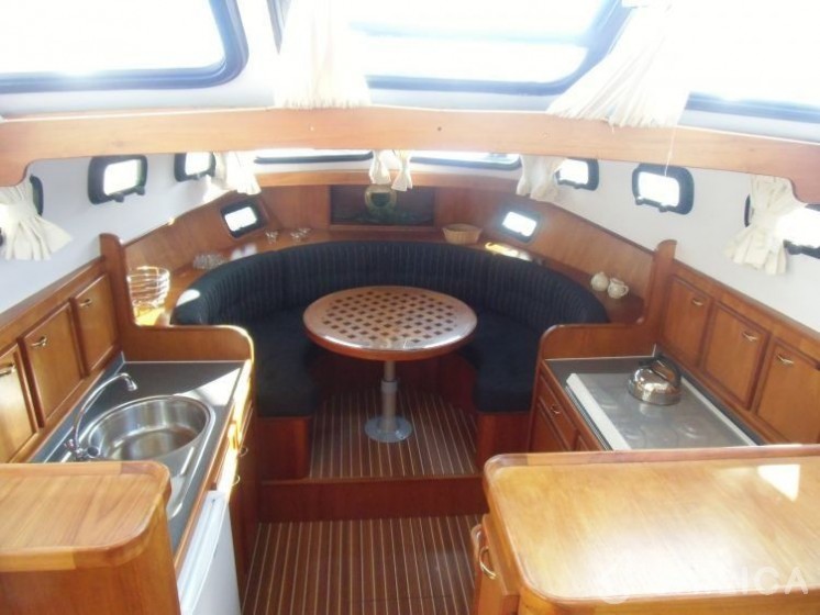 Valkkruiser 1160 - Yacht Charter Sailica