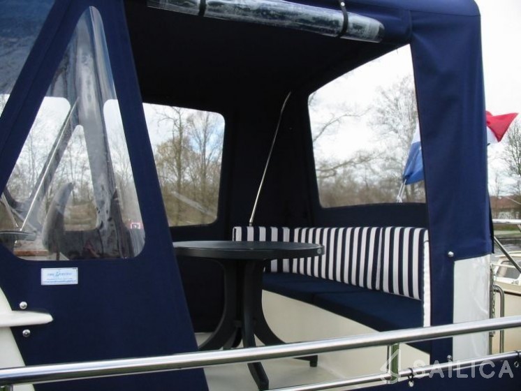 Valkkruiser Kruiser 1200 - Yacht Charter Sailica