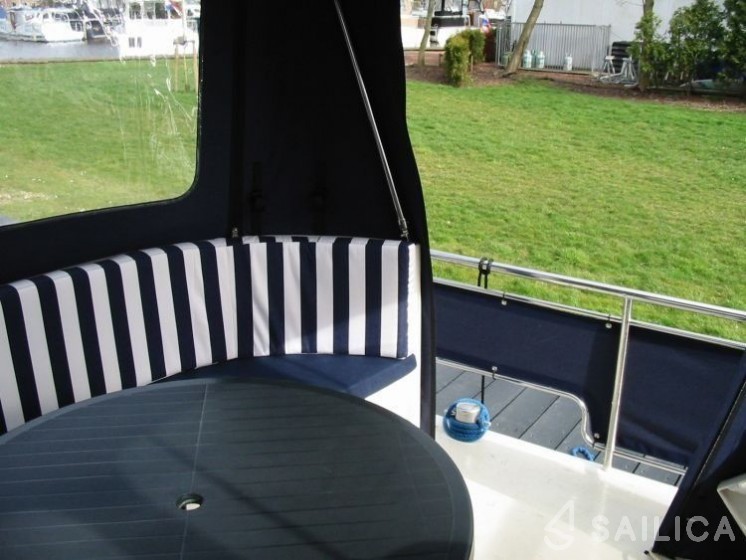 Valkkruiser Kruiser 1200 - Yacht Charter Sailica