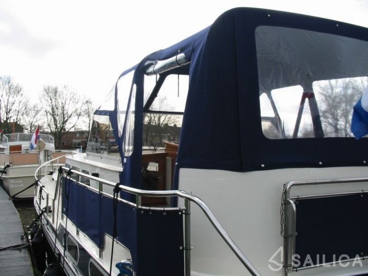 Valkkruiser Kruiser 1200 - Yacht Charter Sailica