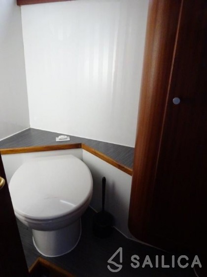 Valkkruiser Kruiser 1200 - Yacht Charter Sailica