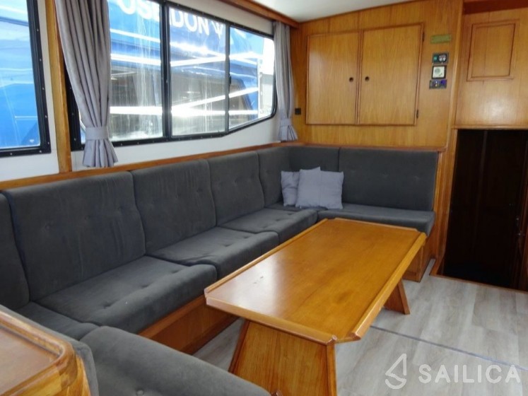 Vri-Jon 1450 - Yacht Charter Sailica