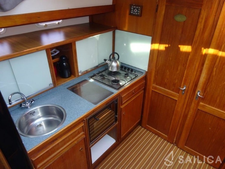 Vri-Jon 1450 - Yacht Charter Sailica