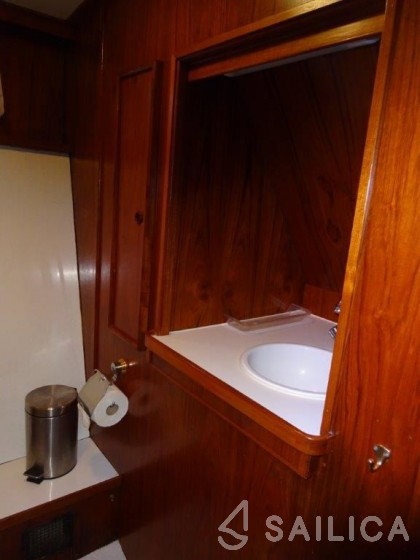 Vri-Jon 1450 - Yacht Charter Sailica