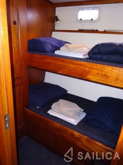 Vri-Jon 1450 - Yacht Charter Sailica