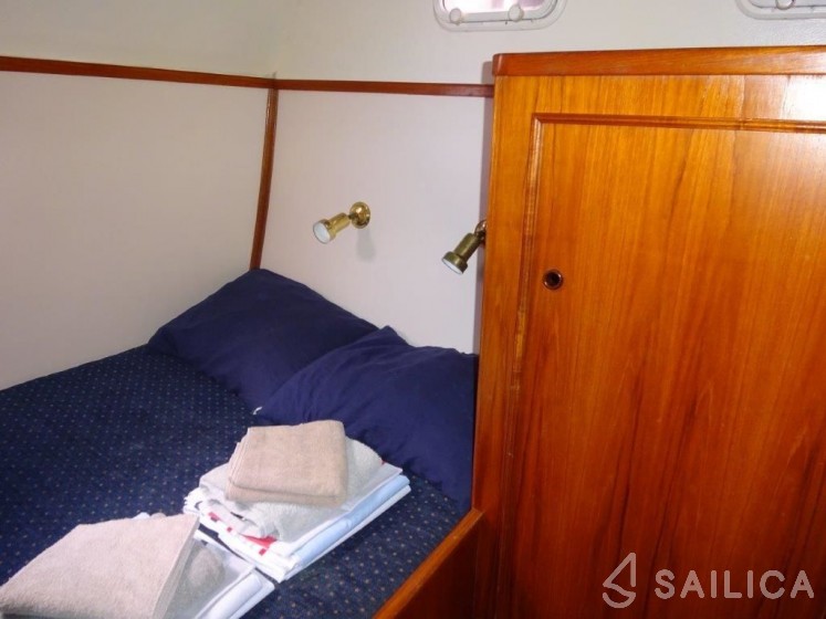 Vri-Jon 1450 - Yacht Charter Sailica
