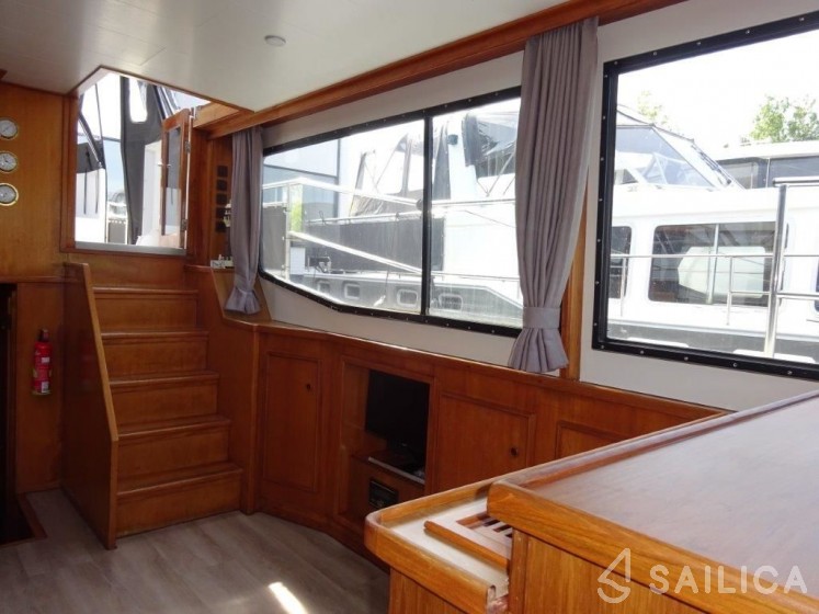 Vri-Jon 1450 - Yacht Charter Sailica