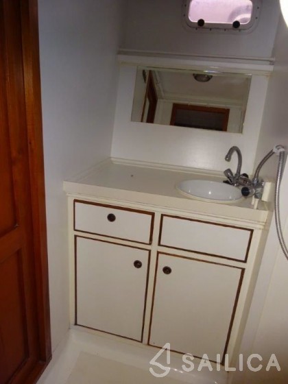 Vri-Jon 1450 - Yacht Charter Sailica