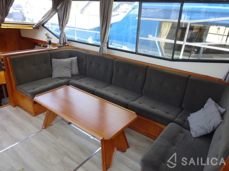 Vri-Jon 1450 - Yacht Charter Sailica