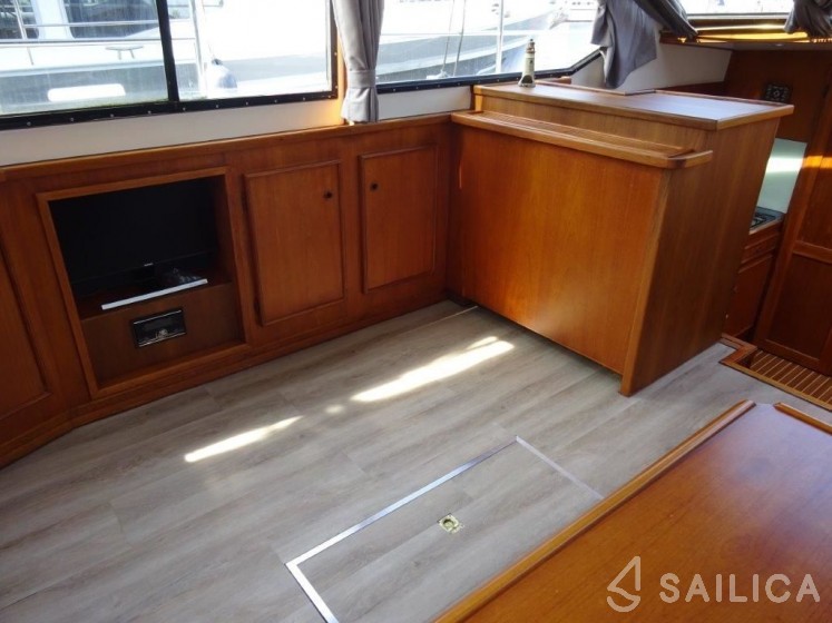 Vri-Jon 1450 - Yacht Charter Sailica