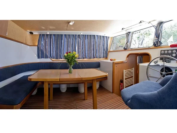 Pénichette 1180 - Yacht Charter Sailica