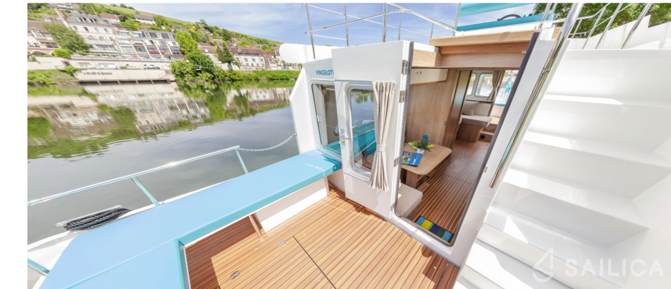 Pénichette 950E - Yacht Charter Sailica