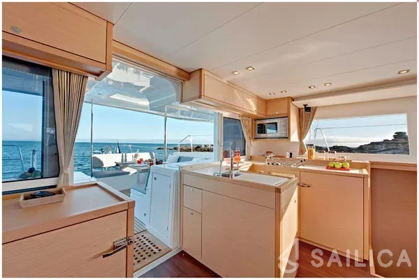Lagoon 450 - Yacht Charter Sailica