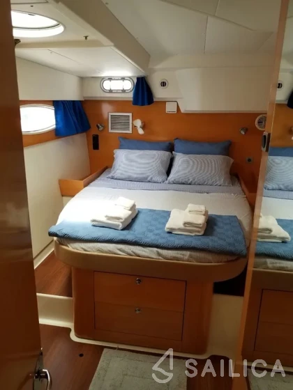 Salina 48 - Yacht Charter Sailica