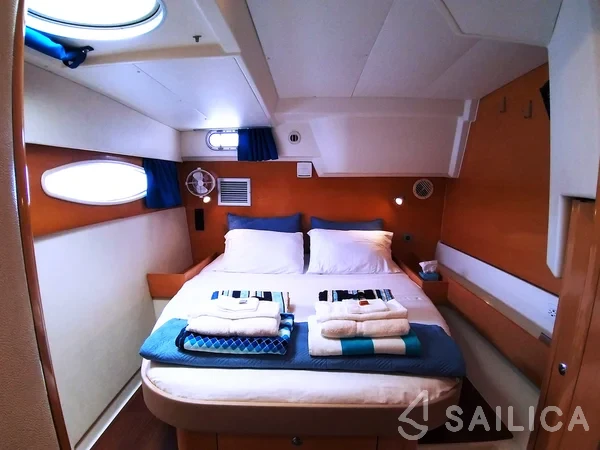 Salina 48 - Yacht Charter Sailica