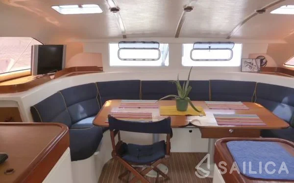 Nautitech 44 - Yacht Charter Sailica