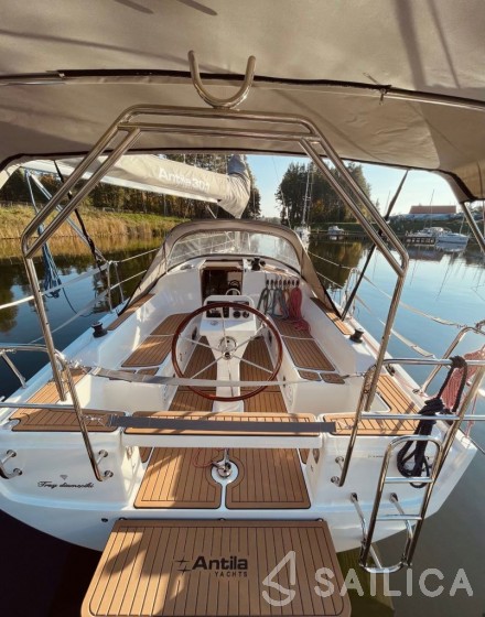 Antila 30 - Yacht Charter Sailica