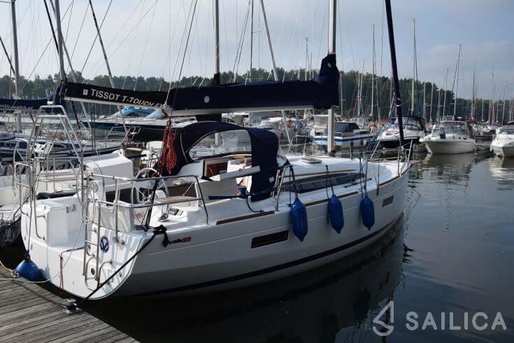 Antila 33 - Yacht Charter Sailica