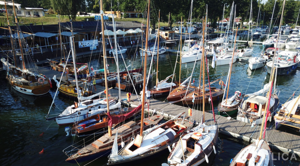 Antila 33 - Yacht Charter Sailica