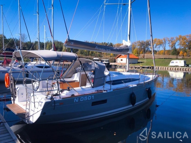 Antila 33 - Yacht Charter Sailica
