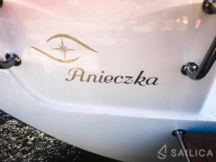 Antila 33 - Yacht Charter Sailica