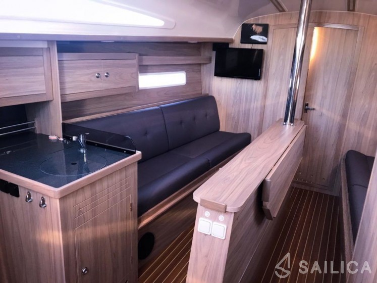 Antila 33 - Yacht Charter Sailica