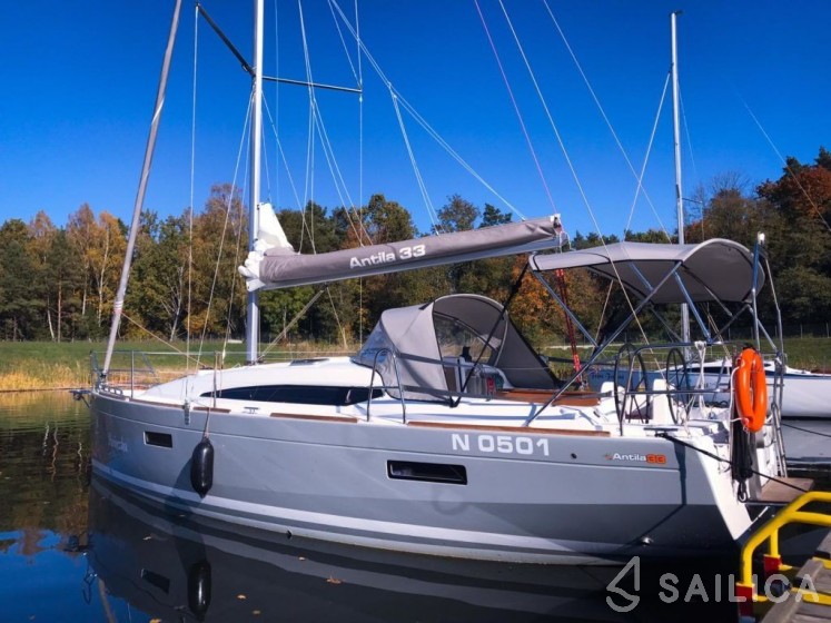 Antila 33 - Yacht Charter Sailica
