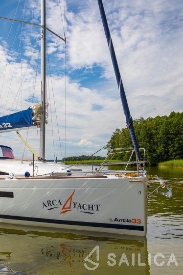 Antila 33 - Yacht Charter Sailica
