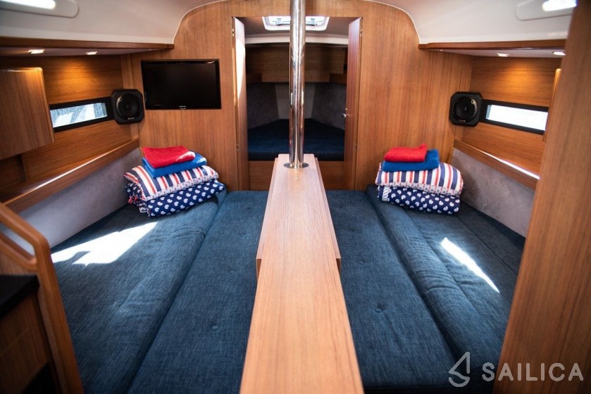 Antila 33 - Yacht Charter Sailica