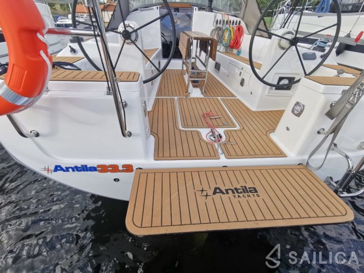 Antila 33 - Yacht Charter Sailica