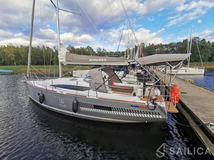 Antila 33 - Yacht Charter Sailica