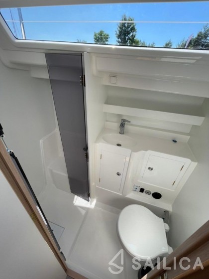 Antila 33 - Yacht Charter Sailica