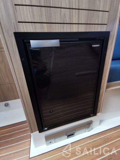 Antila 33 - Yacht Charter Sailica