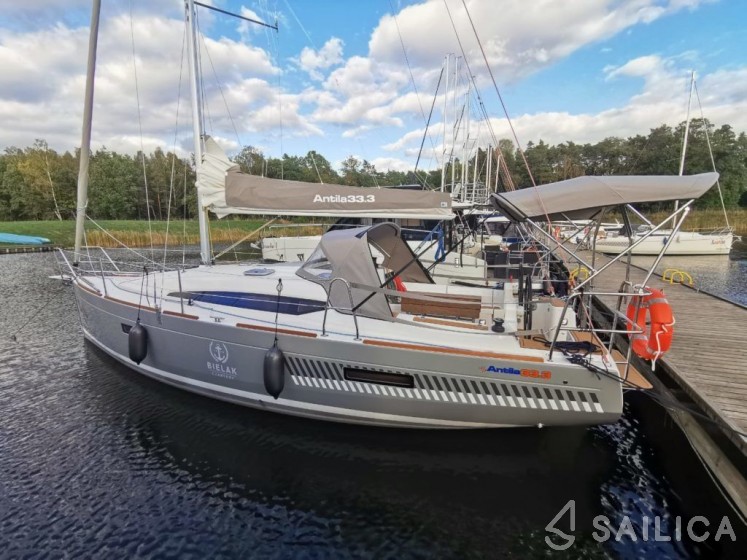 Antila 33 - Yacht Charter Sailica