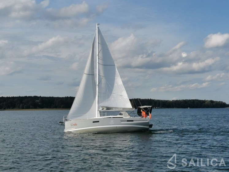 Antila 33 - Yacht Charter Sailica