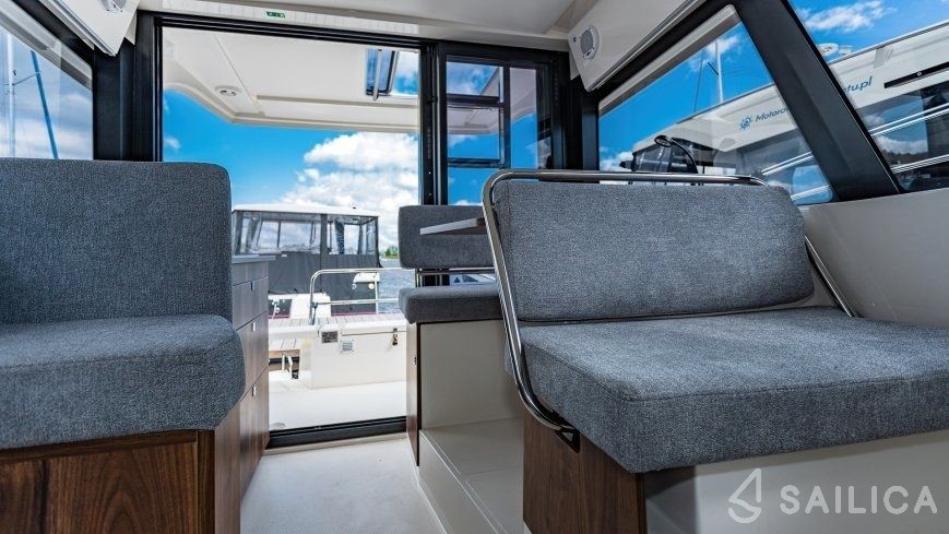 Balt 1018 - Yacht Charter Sailica