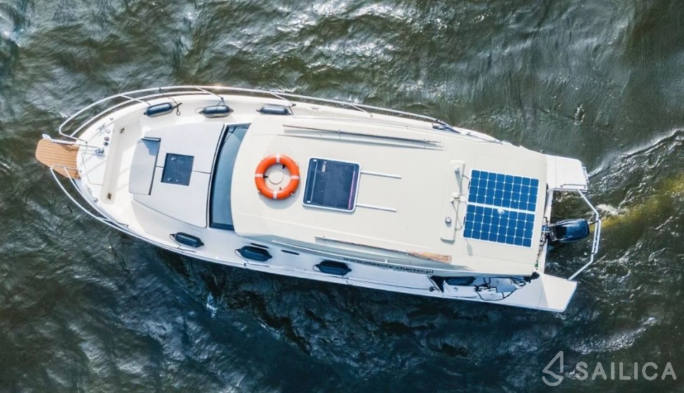Balt 918 Titanium - Yacht Charter Sailica