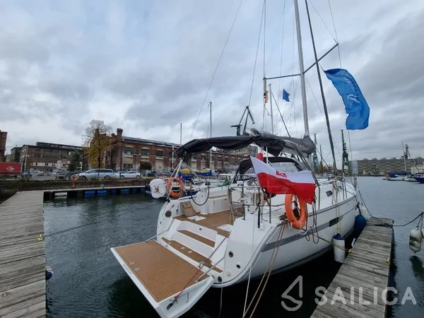 Bavaria 45 - Yacht Charter Sailica