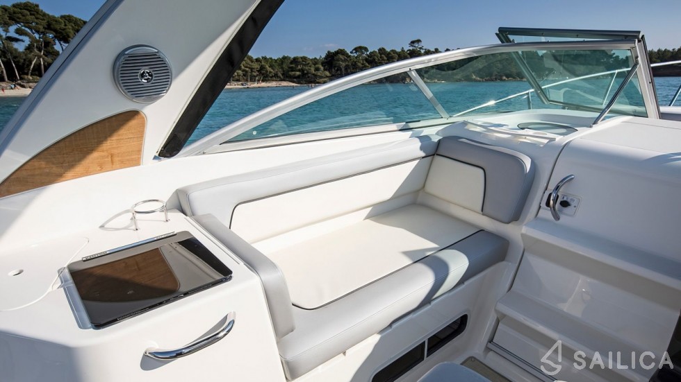 Bayliner 175 - Yacht Charter Sailica