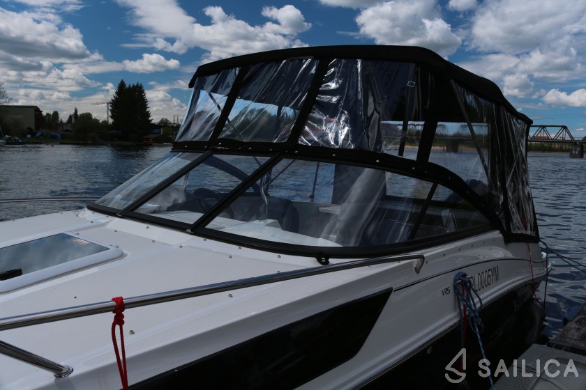 Bayliner VR5 - Yacht Charter Sailica