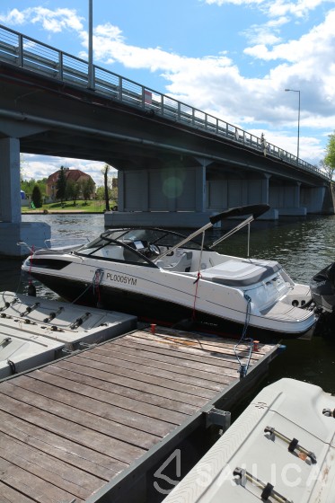 Bayliner VR5 - Yacht Charter Sailica