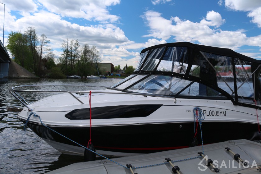 Bayliner VR5 - Yacht Charter Sailica