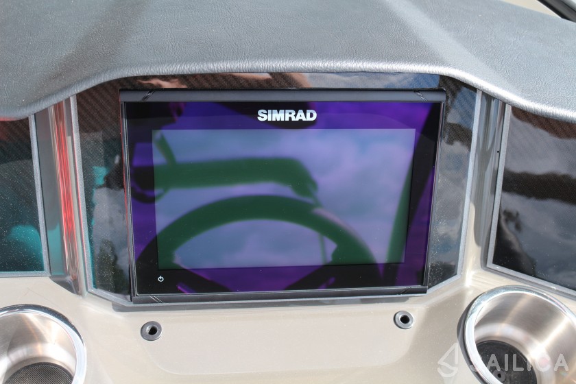 Bayliner VR5 - Yacht Charter Sailica